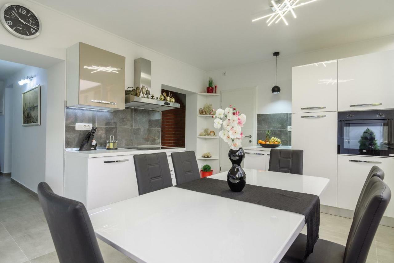 House Niko Apartment คาชเตลา ภายนอก รูปภาพ