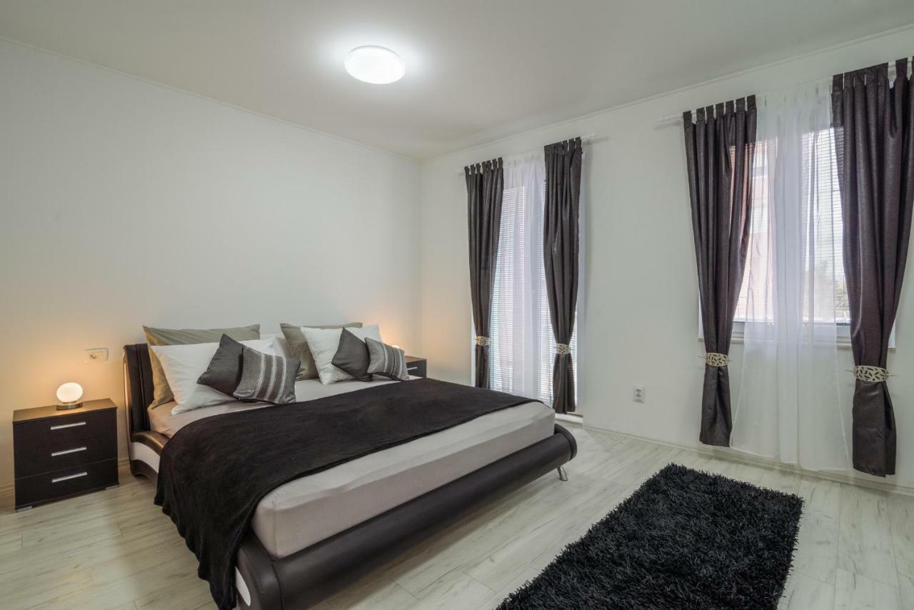 House Niko Apartment คาชเตลา ภายนอก รูปภาพ